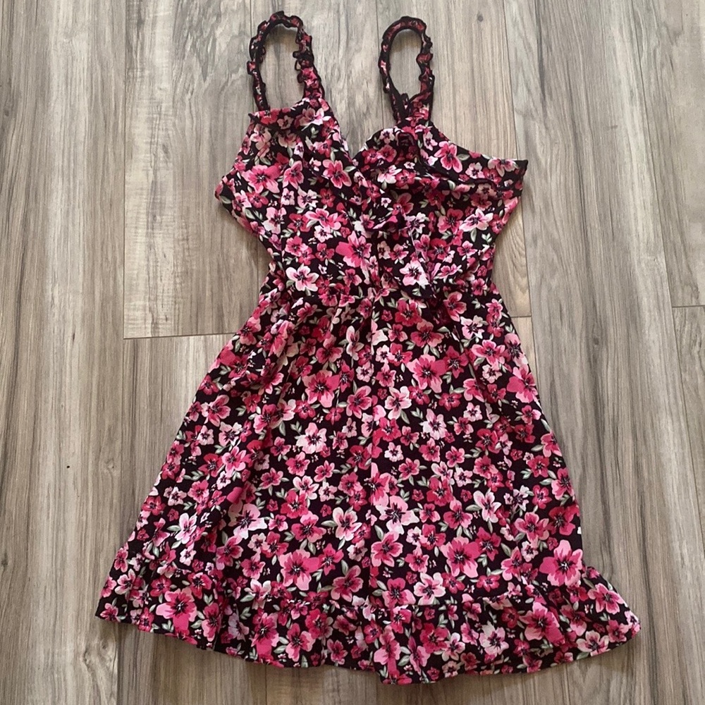 Gorgeous Flowy Floral Print Mini Dress. Divided H&M. Size M.